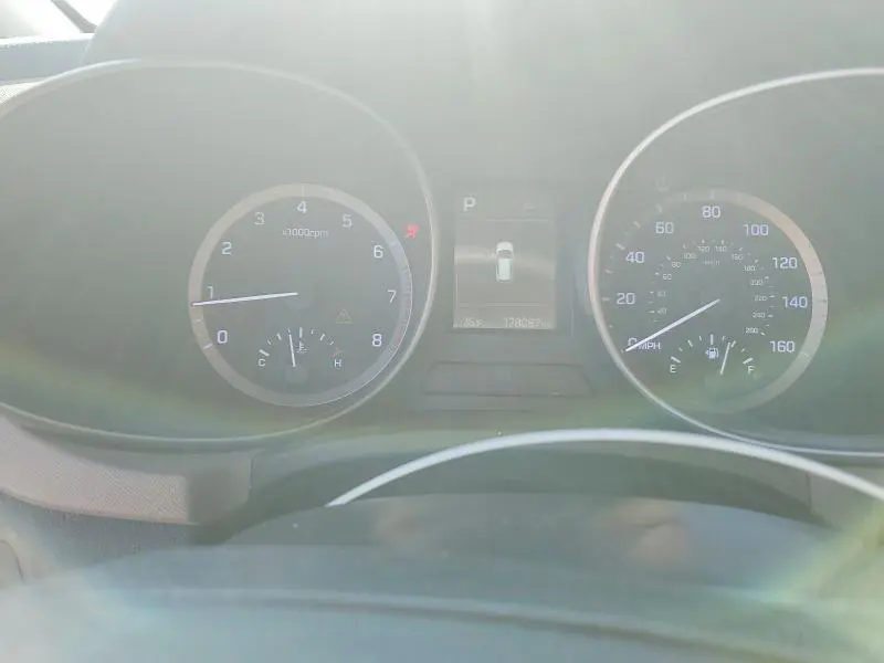 2017 HYUNDAI SANTA FE SE  
