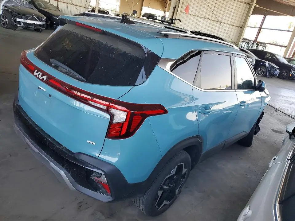 2024 KIA SELTOS EX  