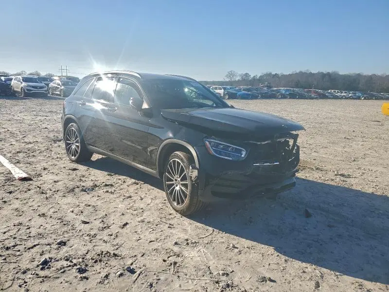2021 MERCEDES-BENZ GLC 300  