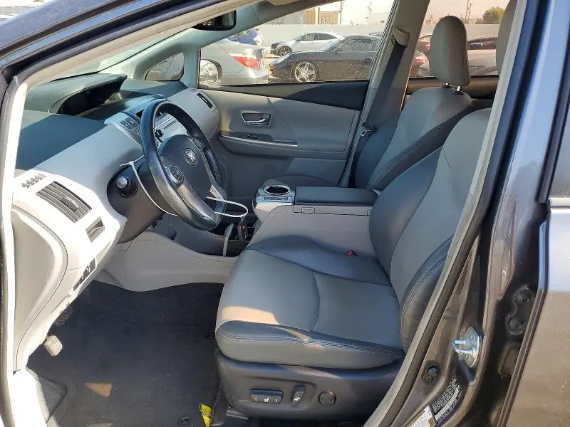 2015 TOYOTA PRIUS V FOUR  