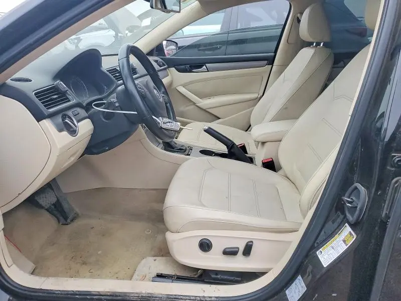 2014 VOLKSWAGEN PASSAT SE  