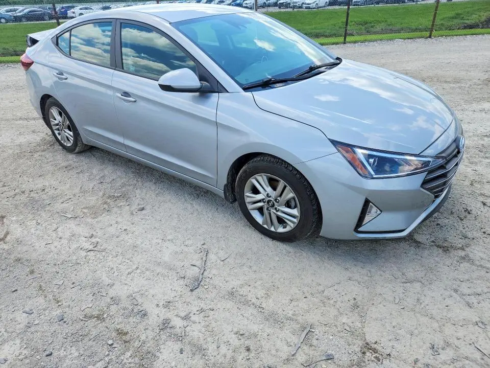 2020 HYUNDAI ELANTRA SEL  