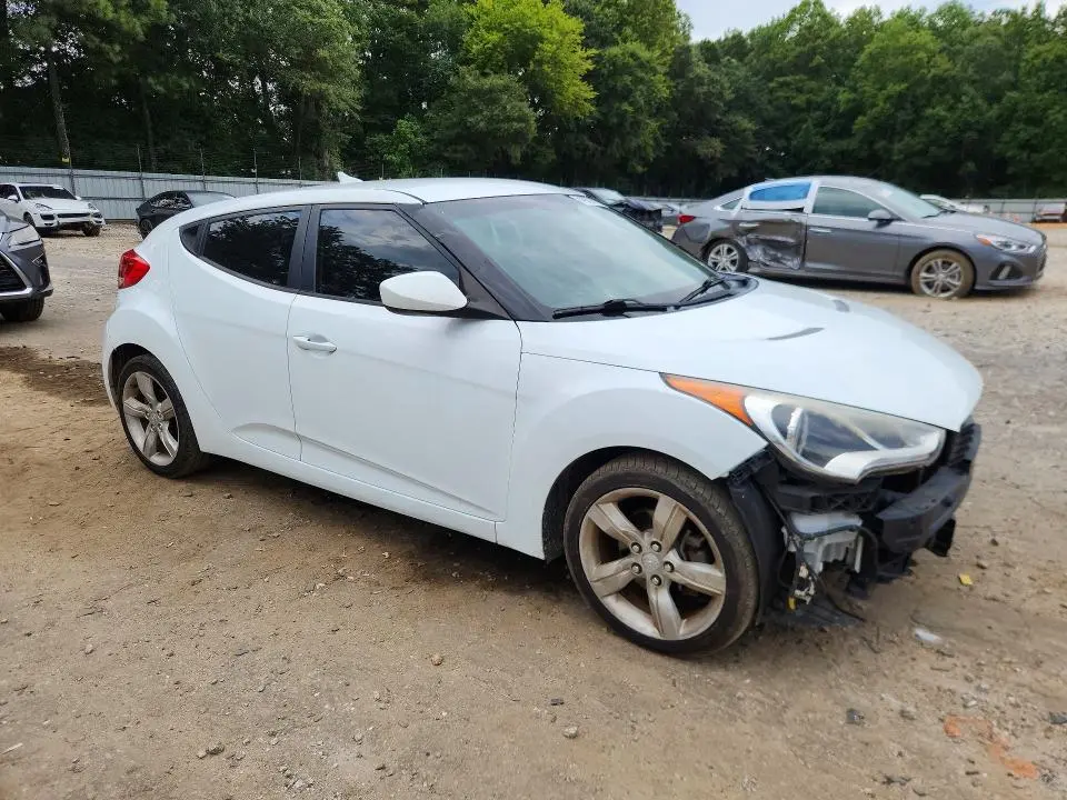 2015 HYUNDAI VELOSTER BASE  