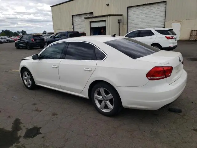2013 VOLKSWAGEN PASSAT SE  