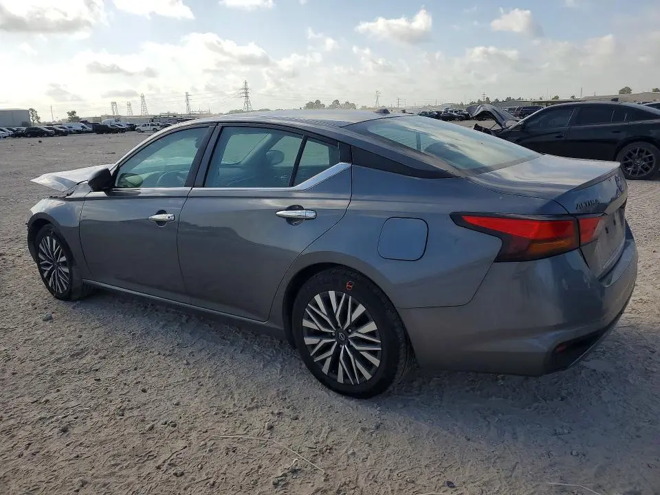 2024 NISSAN ALTIMA SV  