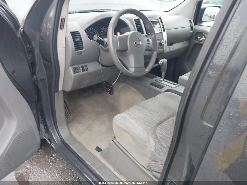 2011 NISSAN FRONTIER SV