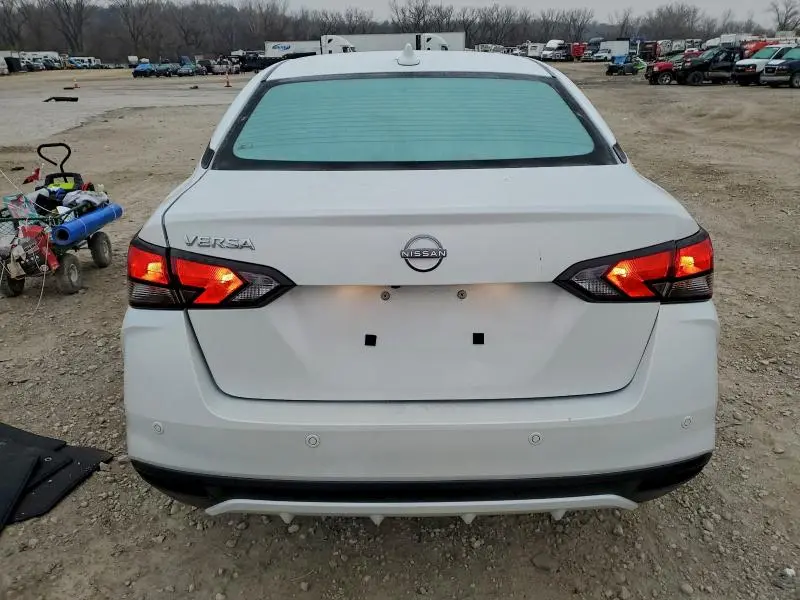 2025 NISSAN VERSA SV  