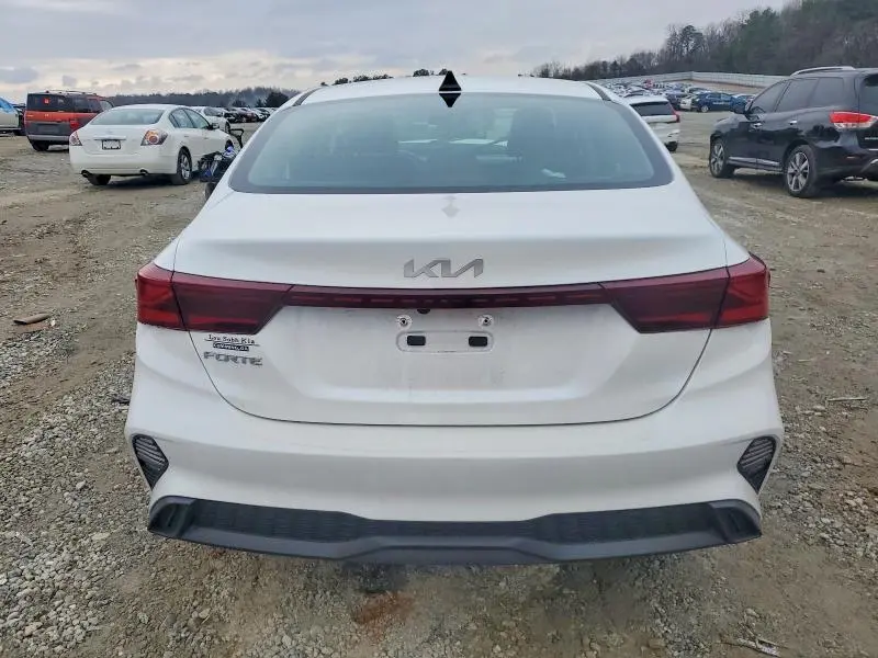 2024 KIA FORTE LX  