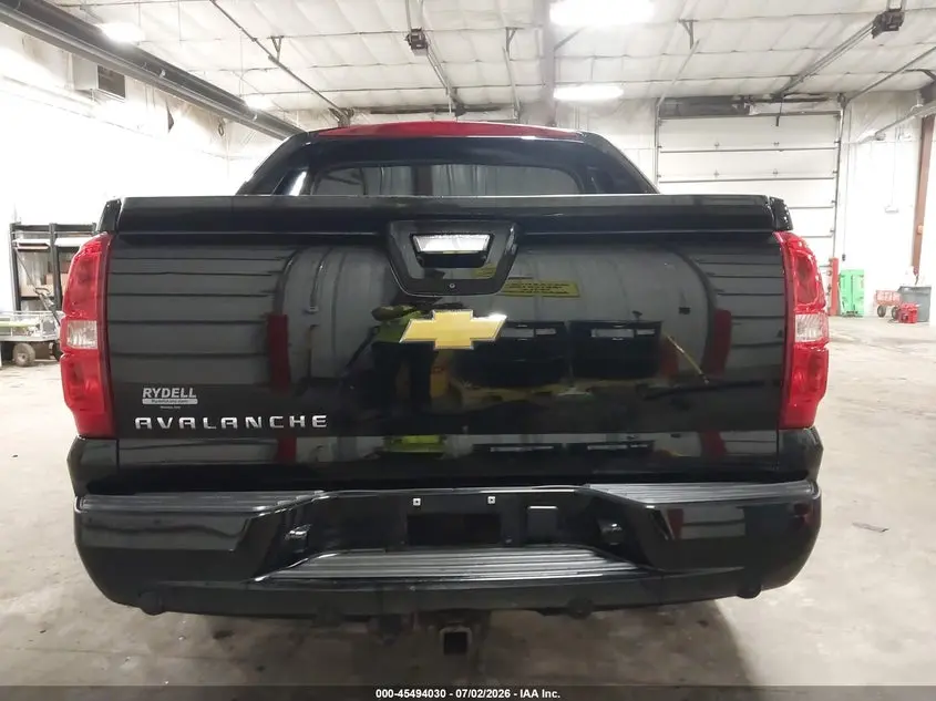 2013 CHEVROLET AVALANCHE LS