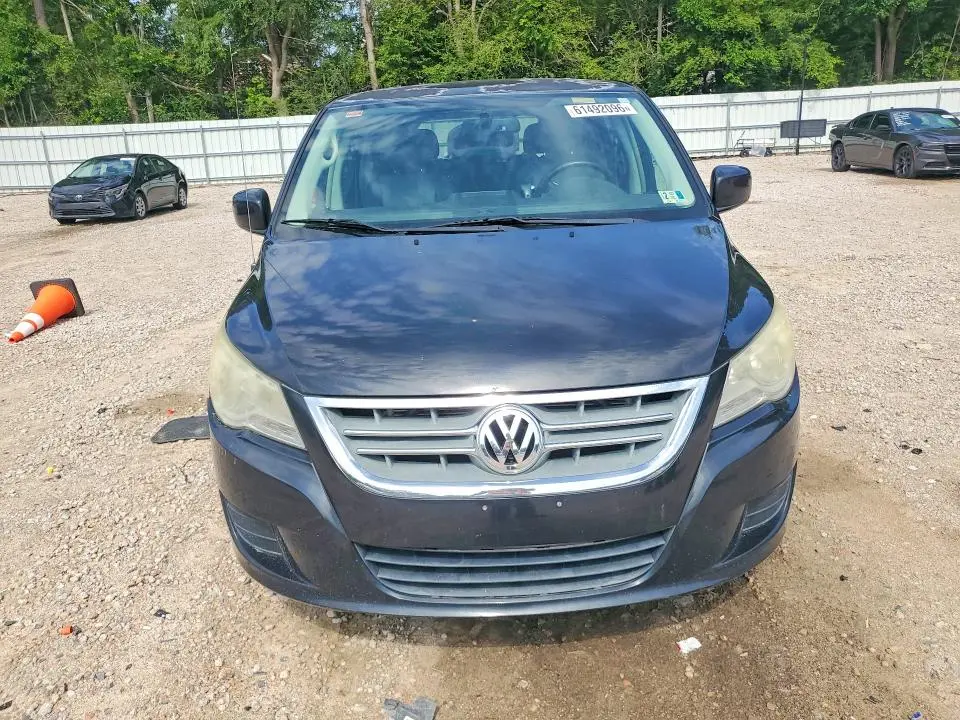 2010 VOLKSWAGEN ROUTAN SE  