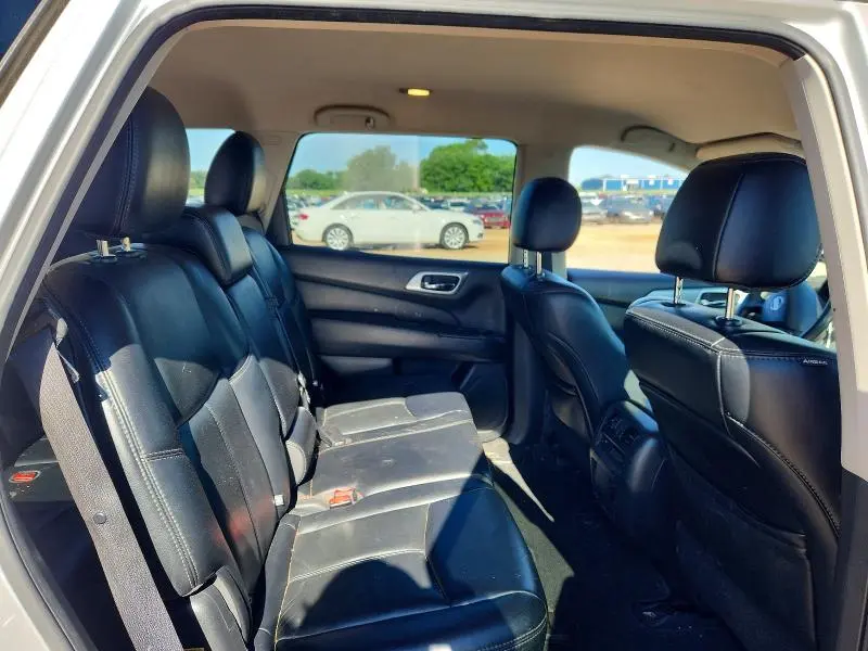 2017 NISSAN PATHFINDER SL  
