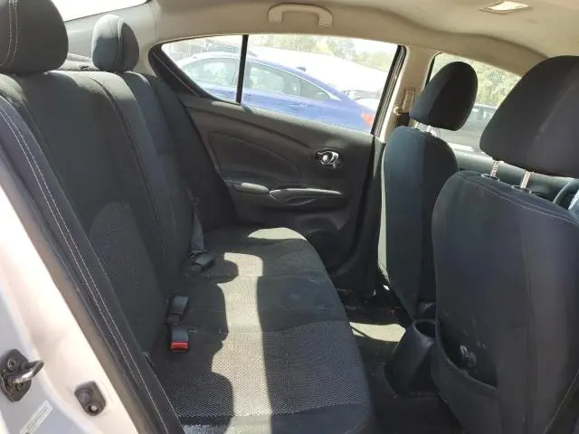 2019 NISSAN VERSA S  