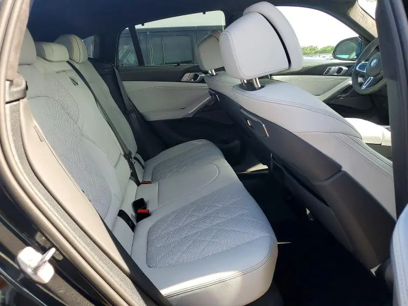 2026 BMW X6 M60I  