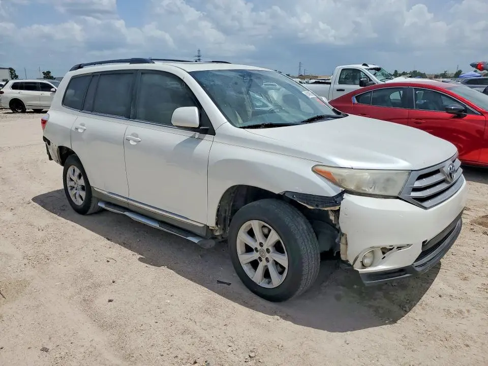 2012 TOYOTA HIGHLANDER SE  