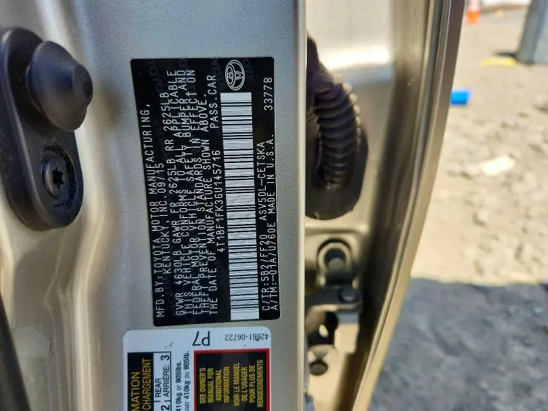 2016 TOYOTA CAMRY SE  