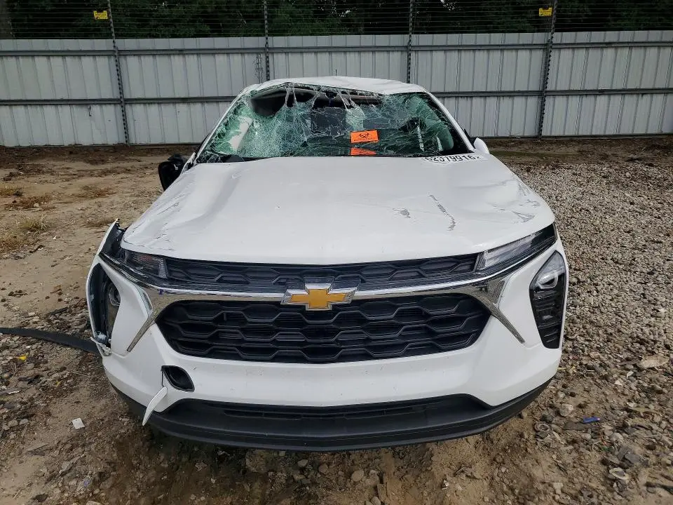 2025 CHEVROLET TRAX LS  