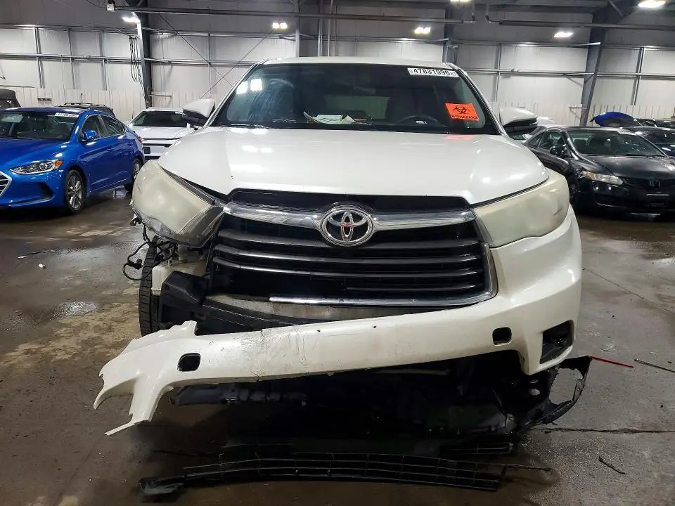 2016 TOYOTA HIGHLANDER LE  
