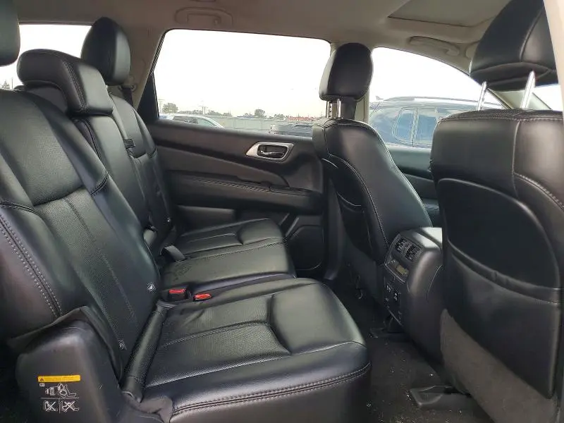 2017 NISSAN PATHFINDER PLATINUM  