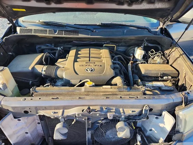 2013 TOYOTA SEQUOIA SR5  