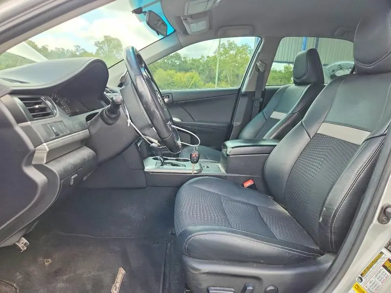 2014 TOYOTA CAMRY SE  