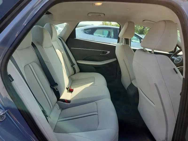 2025 HYUNDAI SONATA SE  
