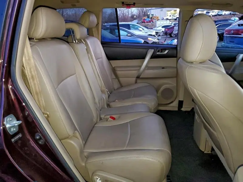 2013 TOYOTA HIGHLANDER BASE  
