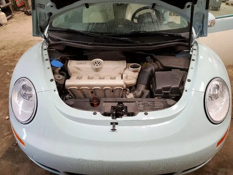 2010 VOLKSWAGEN NEW BEETLE   