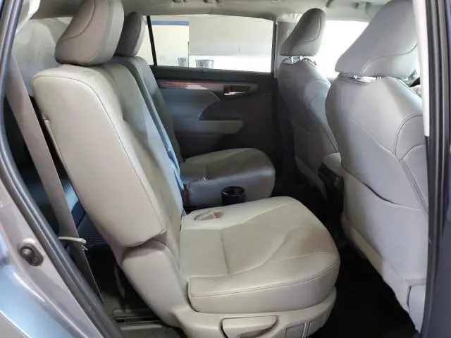 2020 TOYOTA HIGHLANDER PLATINUM  