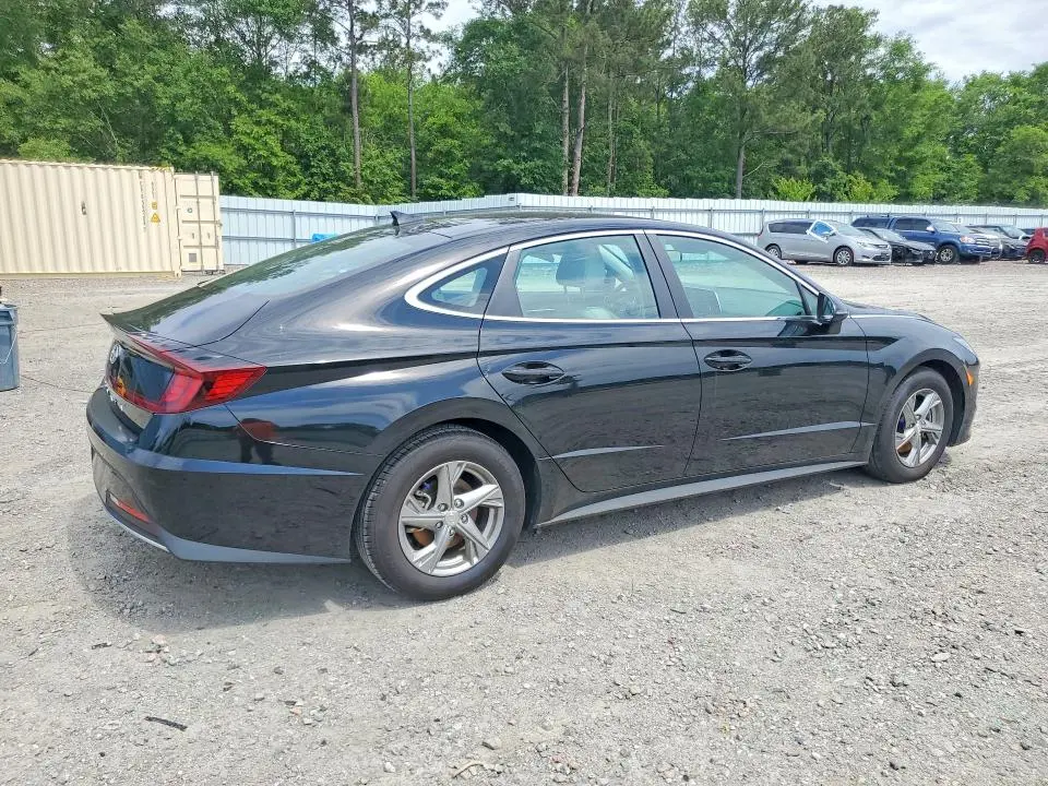 2023 HYUNDAI SONATA SE  