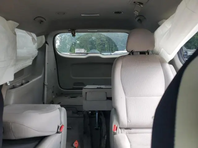 2016 KIA SEDONA LX