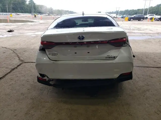 2021 TOYOTA AVALON XLE  