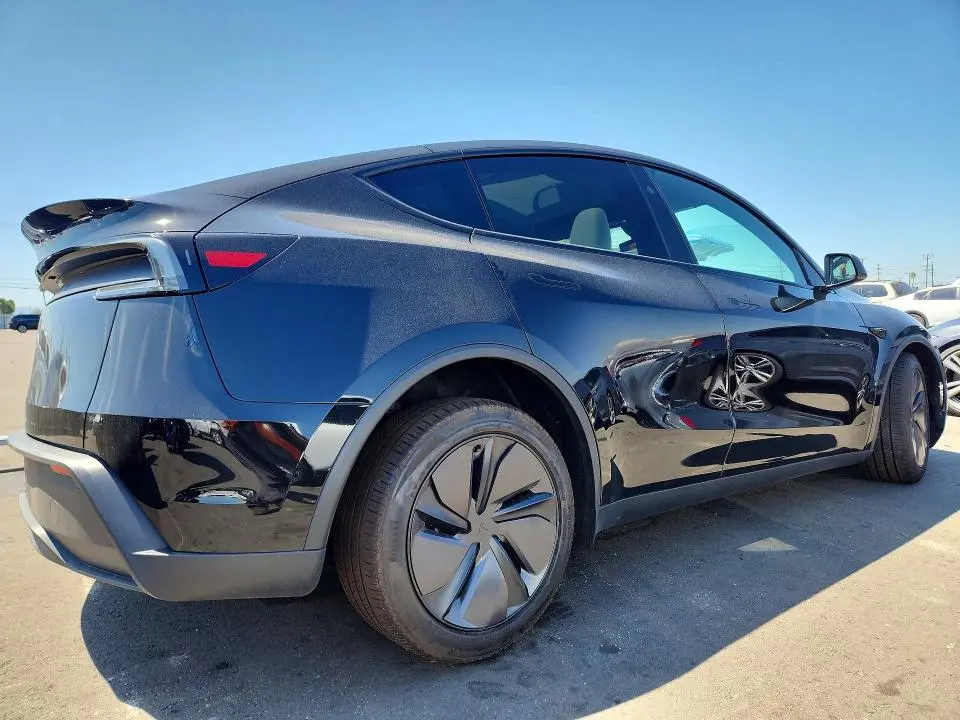 2026 TESLA MODEL Y   