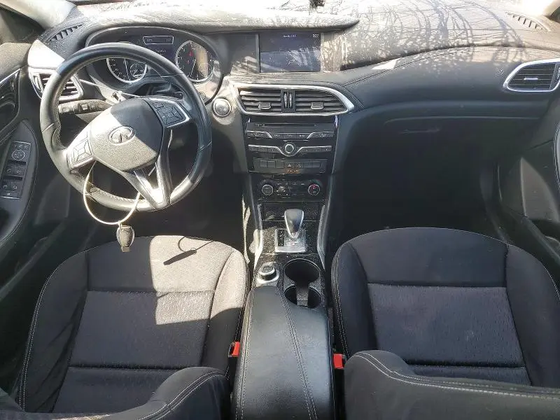 2018 INFINITI QX30 PURE  