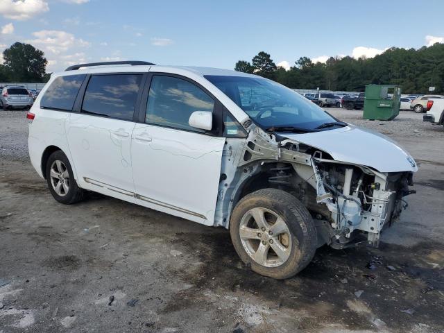 2014 TOYOTA SIENNA LE