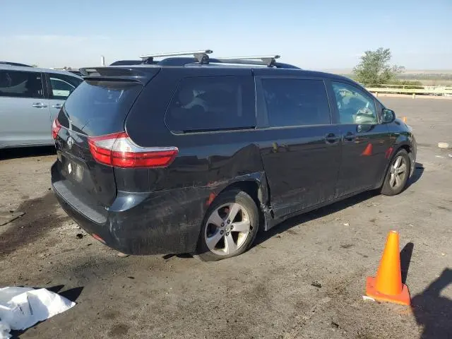 2016 TOYOTA SIENNA LE  