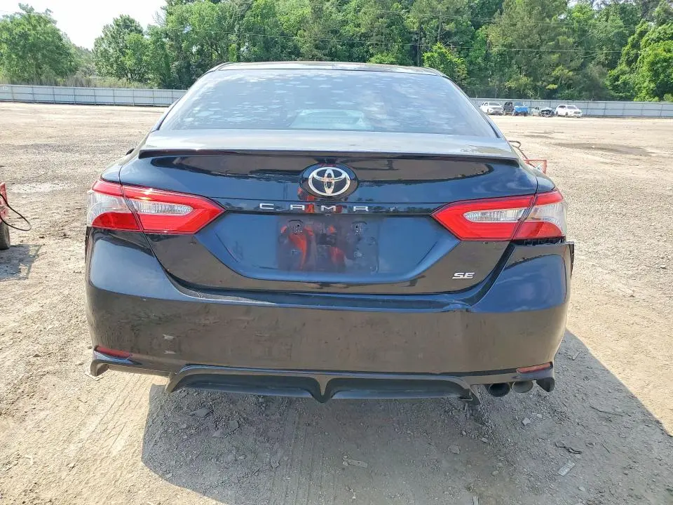 2018 TOYOTA CAMRY SE  