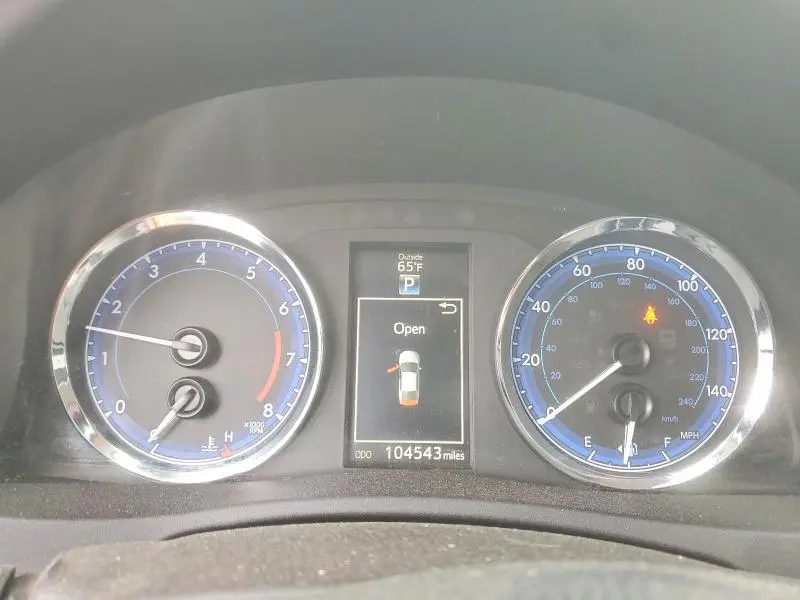 2018 TOYOTA COROLLA SE  