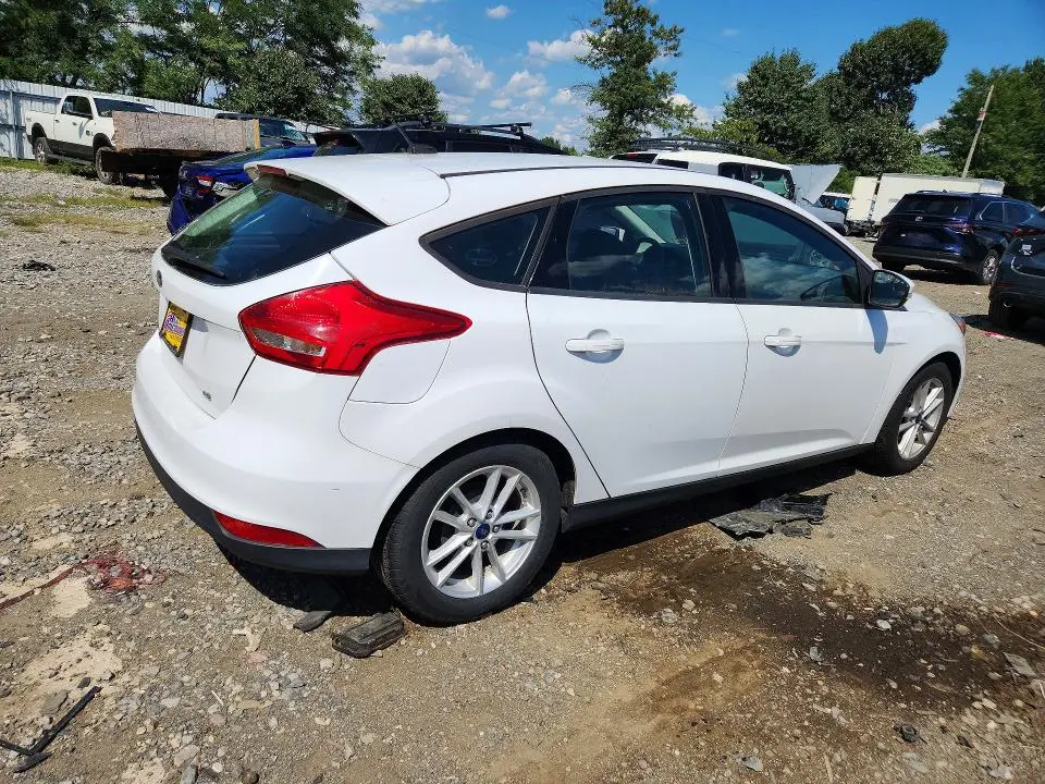 2017 FORD FOCUS SE  