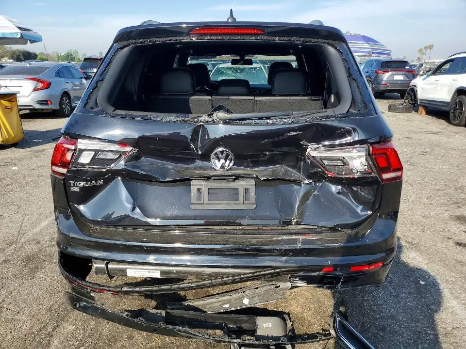 2021 VOLKSWAGEN TIGUAN SE  