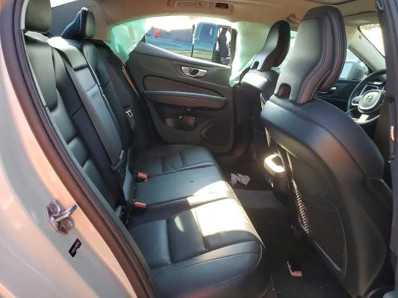 2020 VOLVO S60 T5 MOMENTUM  