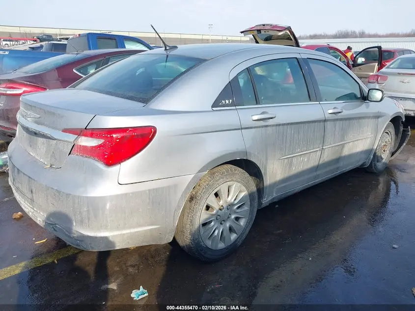 2013 CHRYSLER 200 LX