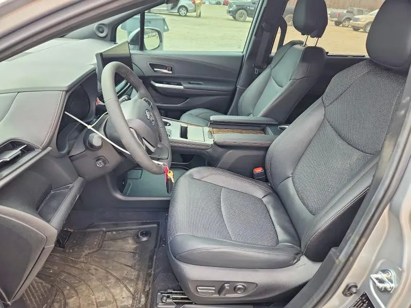 2025 TOYOTA SIENNA PLATINUM 7-PASSENGER  