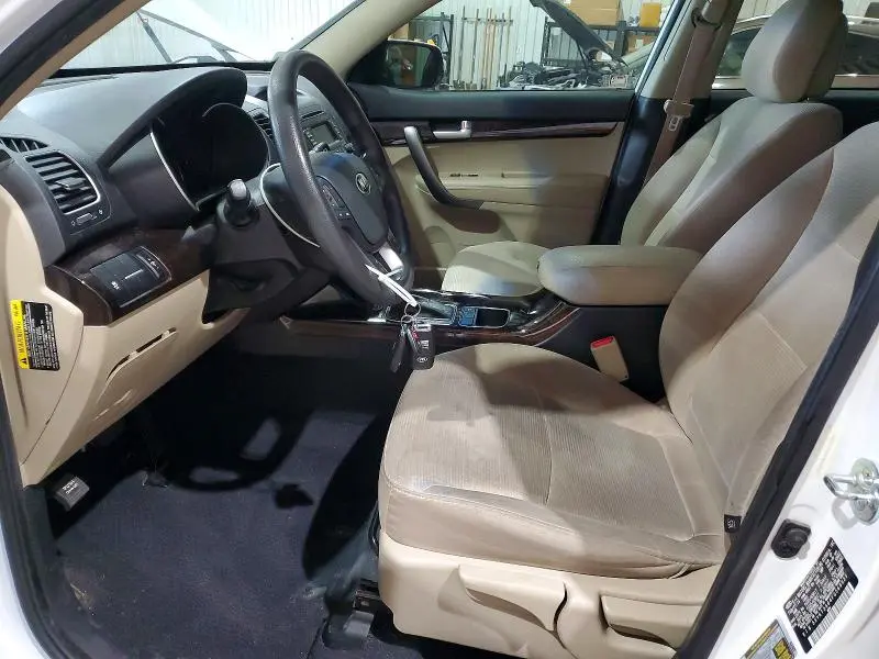 2015 KIA SORENTO LX  