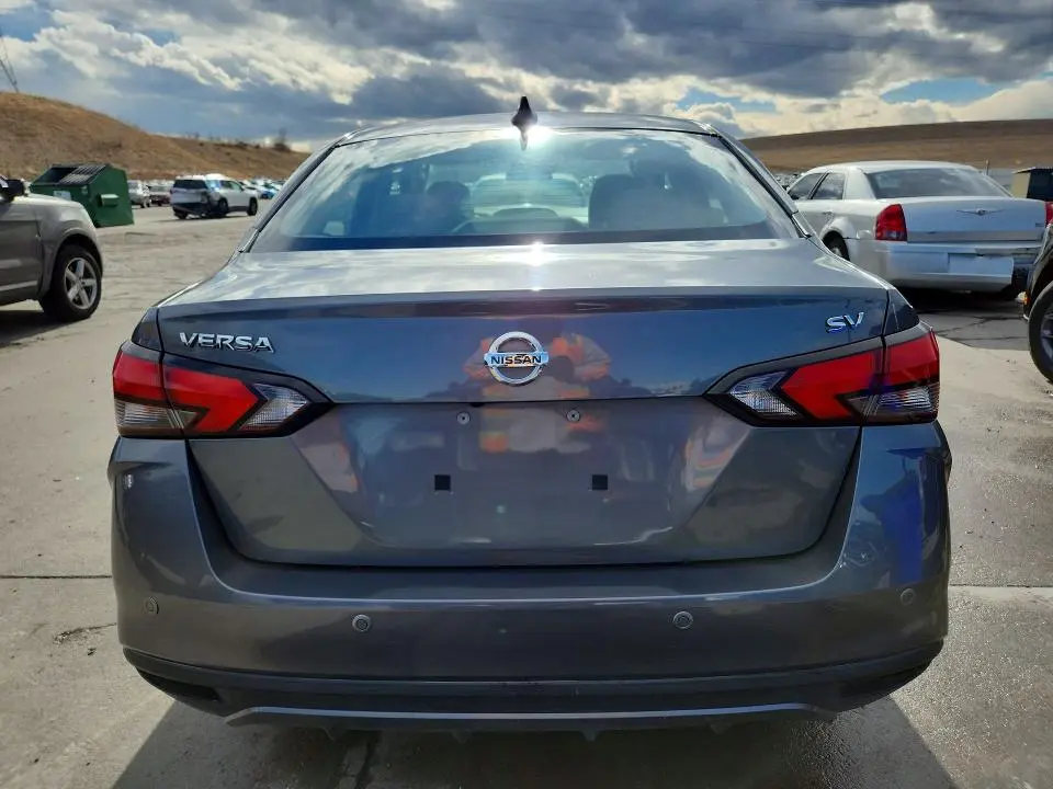 2021 NISSAN VERSA SV  