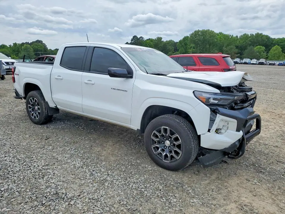 2024 CHEVROLET COLORADO LT  