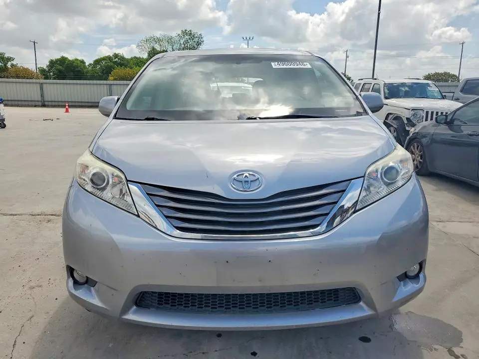 2011 TOYOTA SIENNA XLE 8-PASSENGER  
