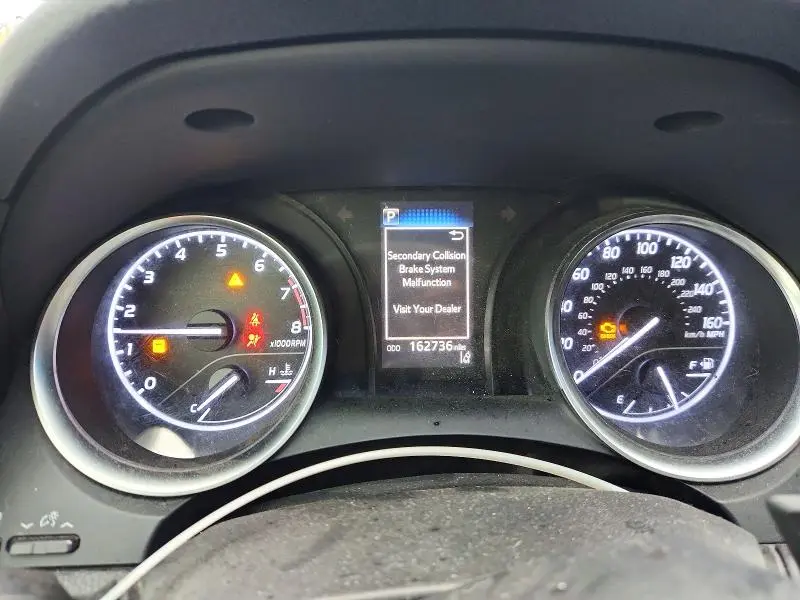 2018 TOYOTA CAMRY SE  