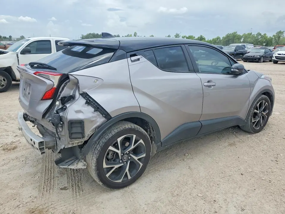 2019 TOYOTA C-HR XLE  