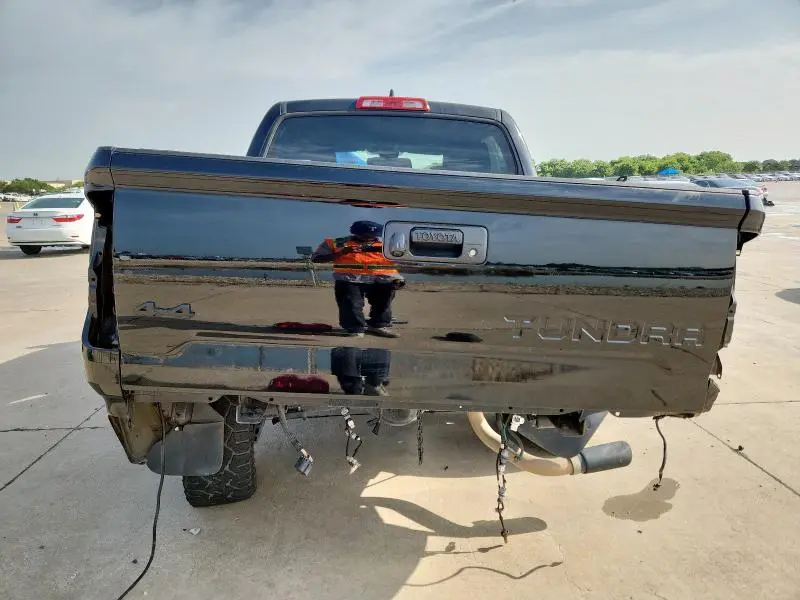 2021 TOYOTA TUNDRA CREWMAX SR5  