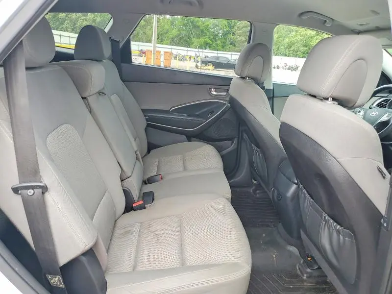 2016 HYUNDAI SANTA FE SE  